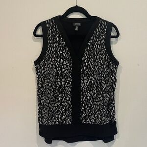Jones New York black and white sleeveless top. Size M